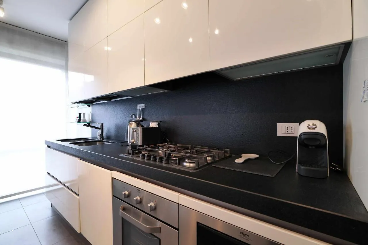 Npa20 Luxury Large Apartment In Navigli District Milan Italy