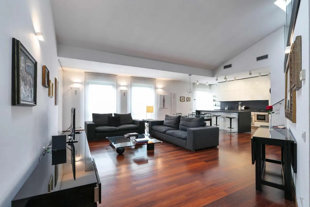 Npa20 Luxury Large Apartment In Navigli District Milan 0*,