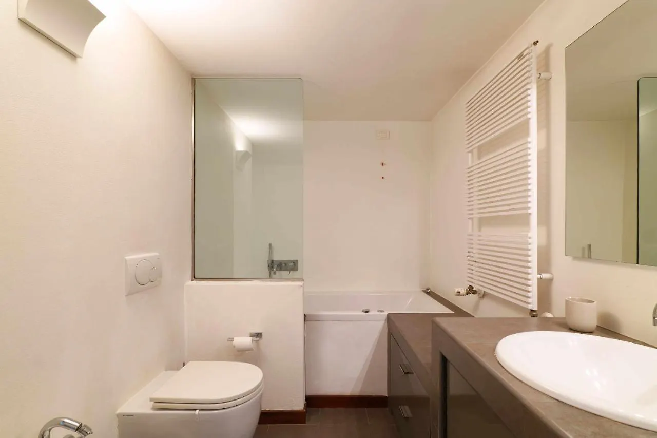 Npa20 Luxury Large Apartment In Navigli District Milan