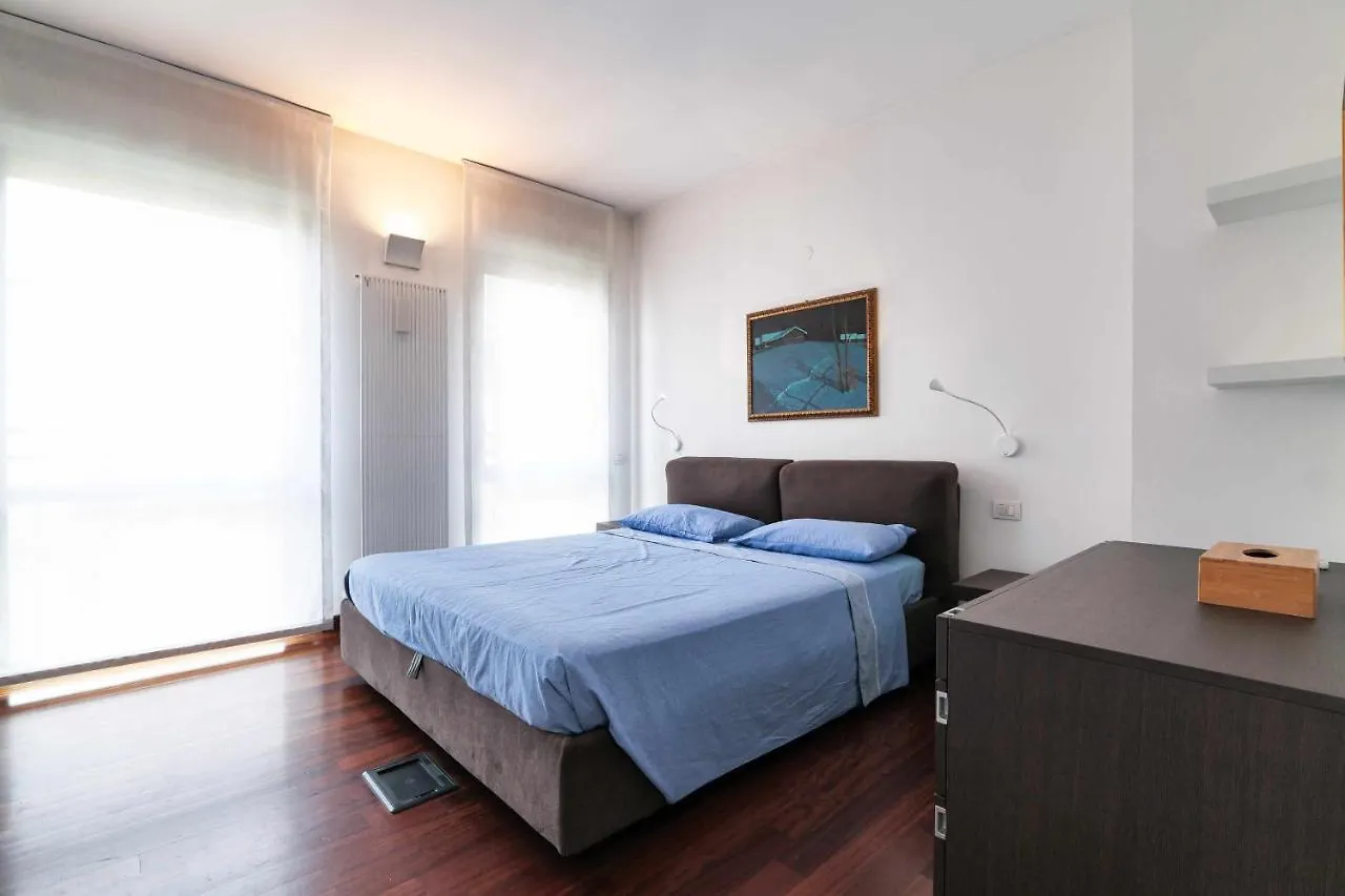 Npa20 Luxury Large Apartment In Navigli District Milan