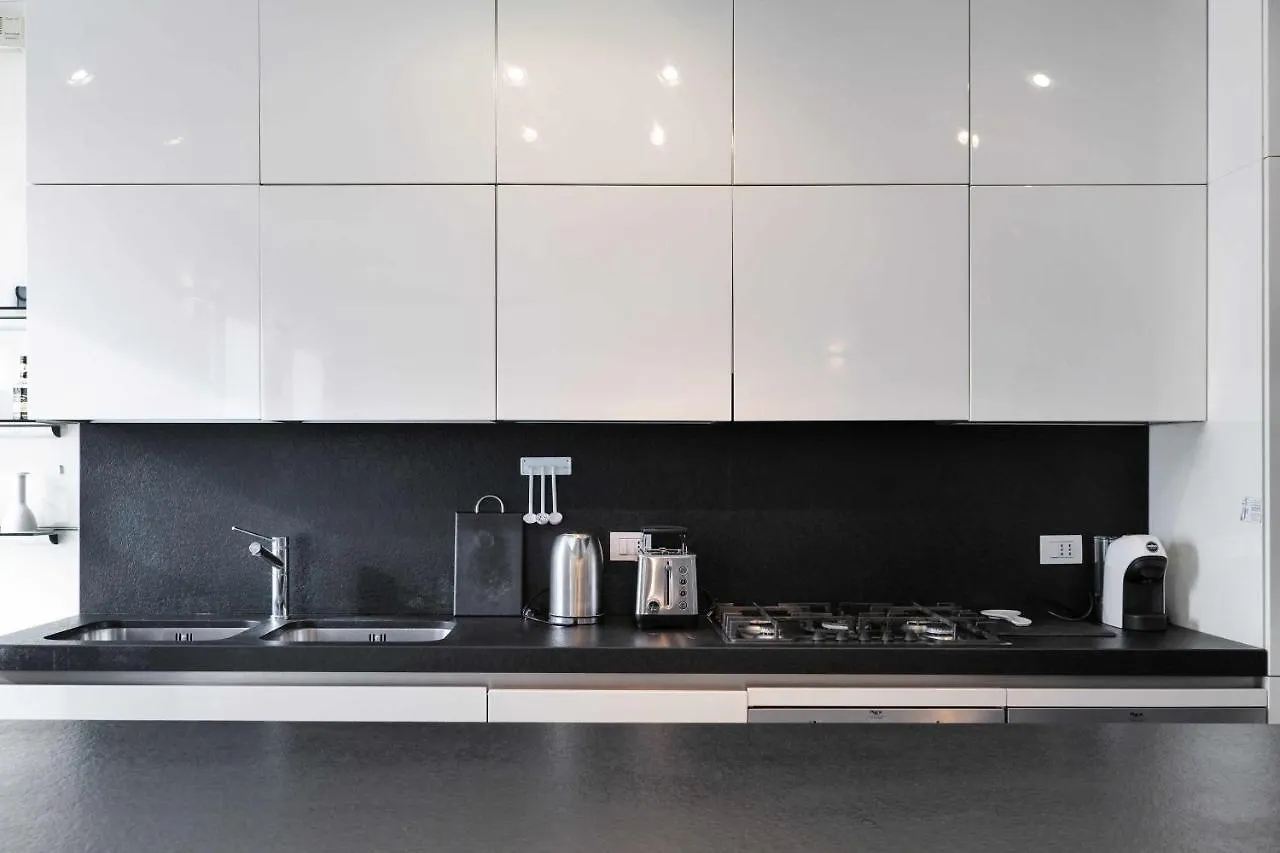 Npa20 Luxury Large Apartment In Navigli District Milan